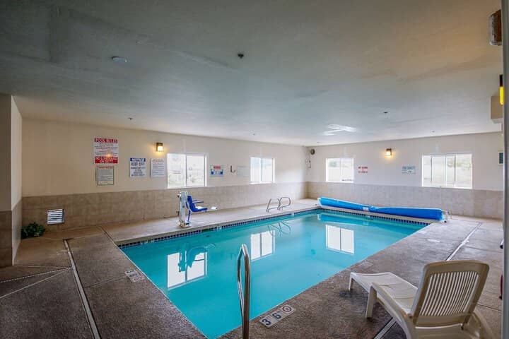 Pool 20 of 32