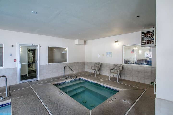 Pool 22 of 32