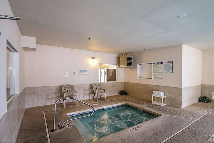 Pool 21 of 32