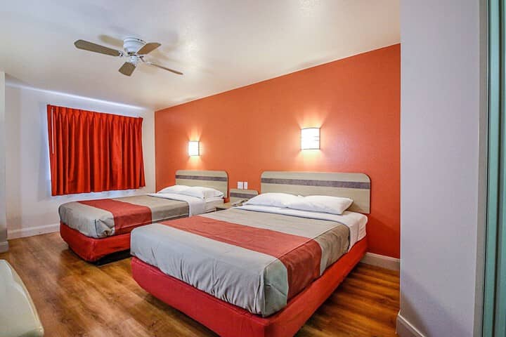 Room 15 of 32